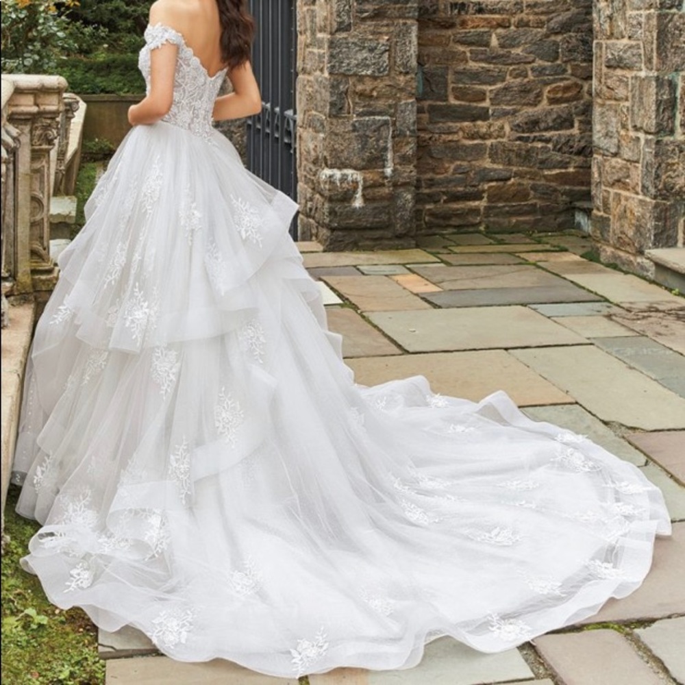 Eve of milady wedding dress size 4